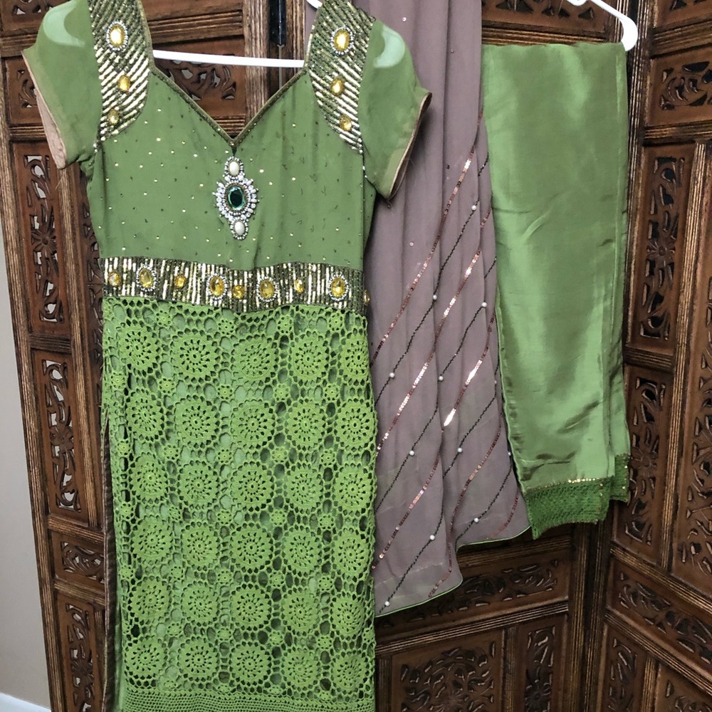 Green xs shalwar kameez beaded Pakistani